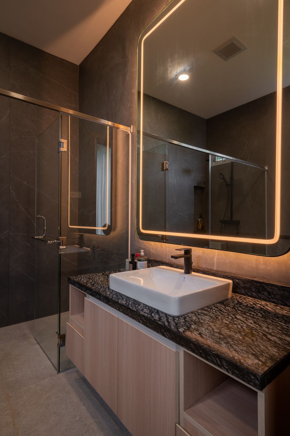 Bedroom Heliconia BSD — view 4