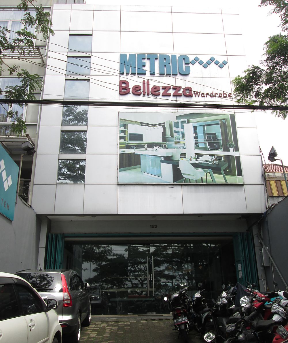 Metric Bandung showroom